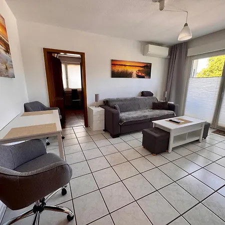 Buer-city Josef Mit Klimaanlage, Balkon Und Parkplatz *